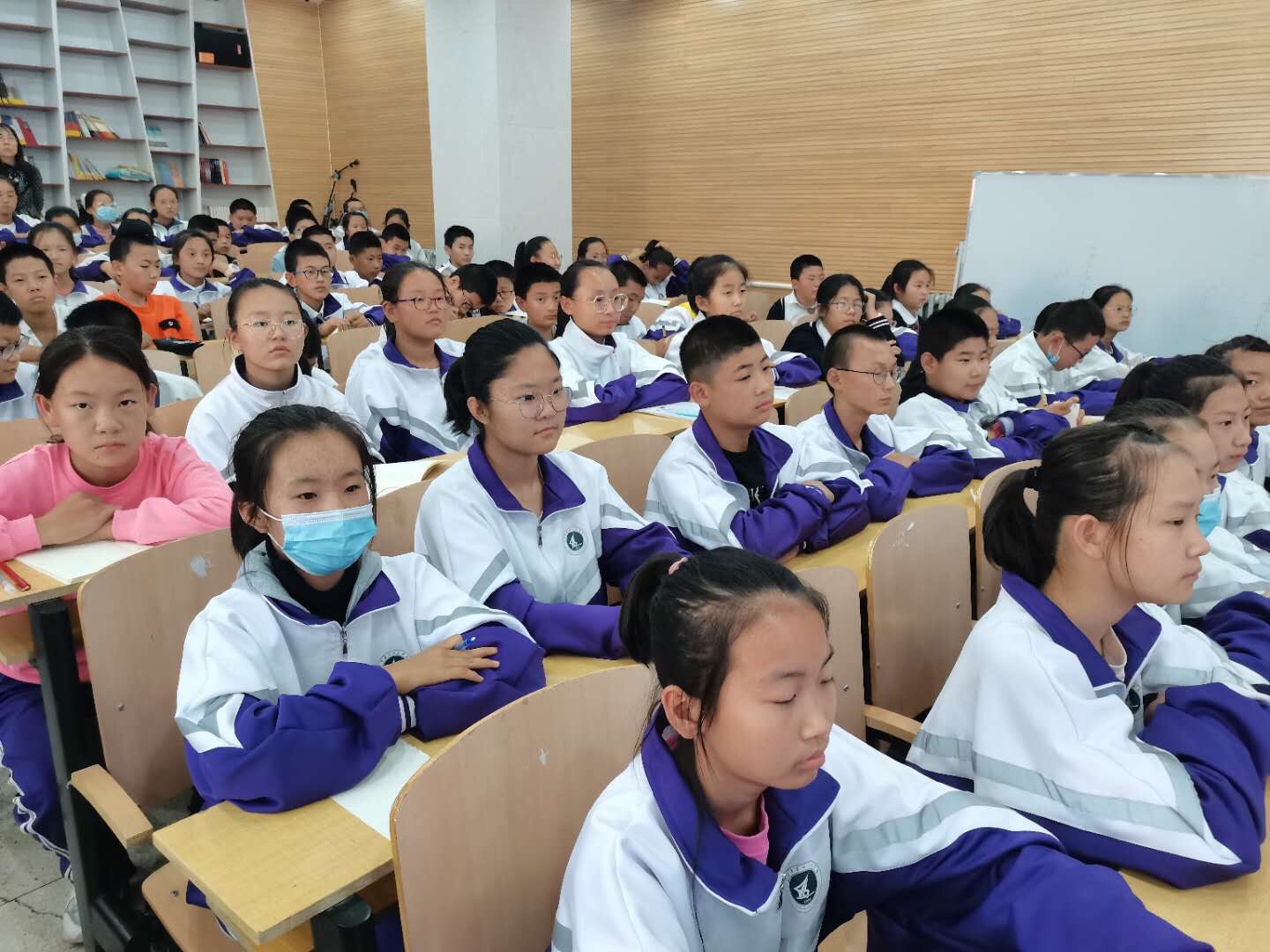 天津高中輔導班_輔導作業班_高中4班班名班級格言班徽