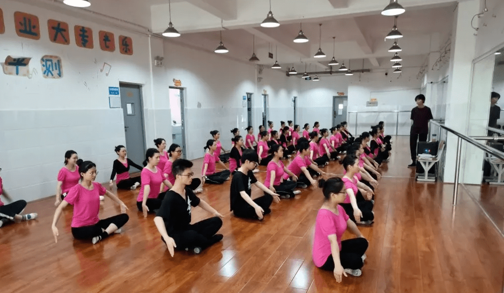 幼師專業職業學校_幼師中專有哪些學校_南昌中專幼師學校