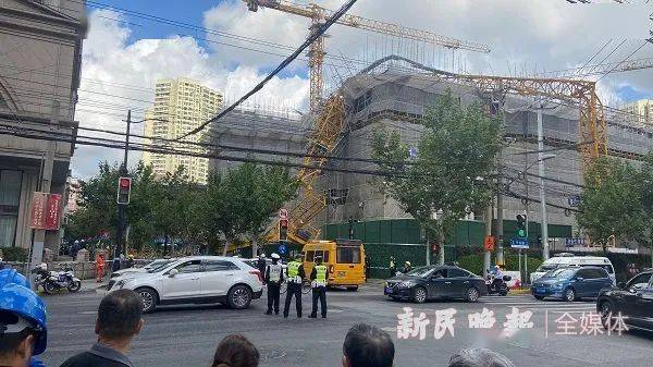 橫向掃地桿和縱向掃地桿哪個(gè)在上_掃地桿縱向和橫向區(qū)分_掃地桿縱向橫向上下怎么調(diào)