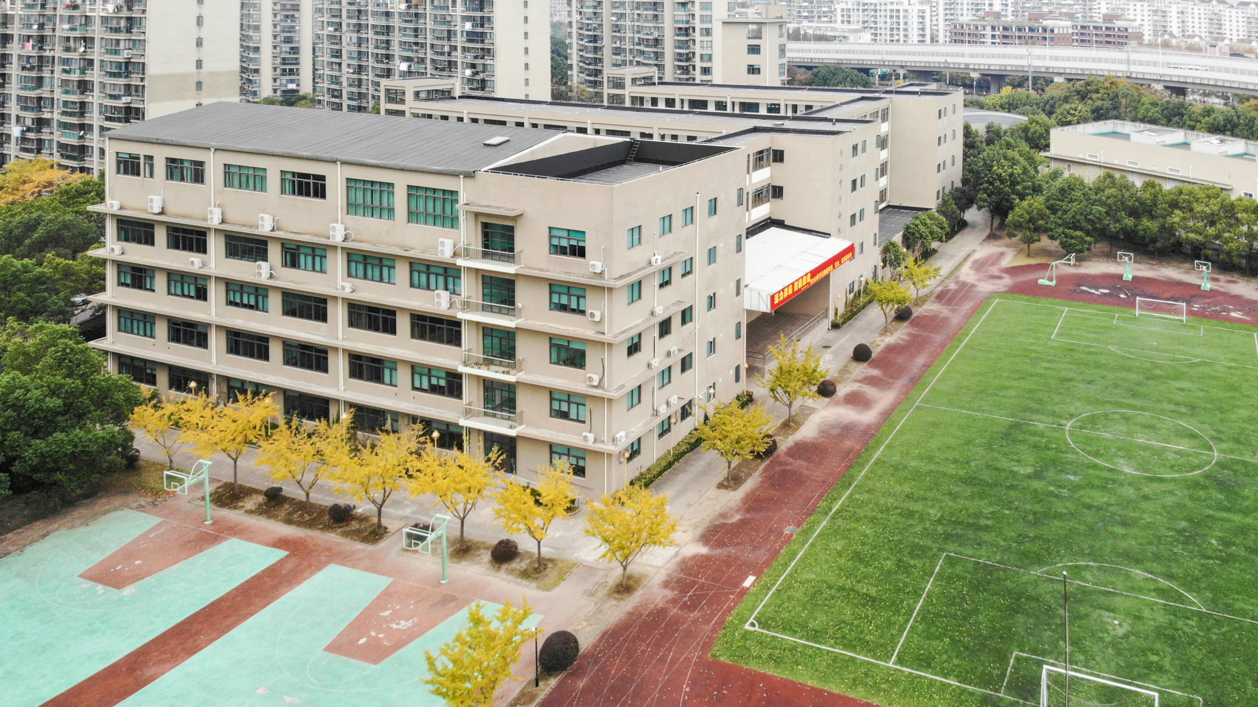 北京國際學校怎么讀英式_北京新英才國際學校_北京國際學校英國課程