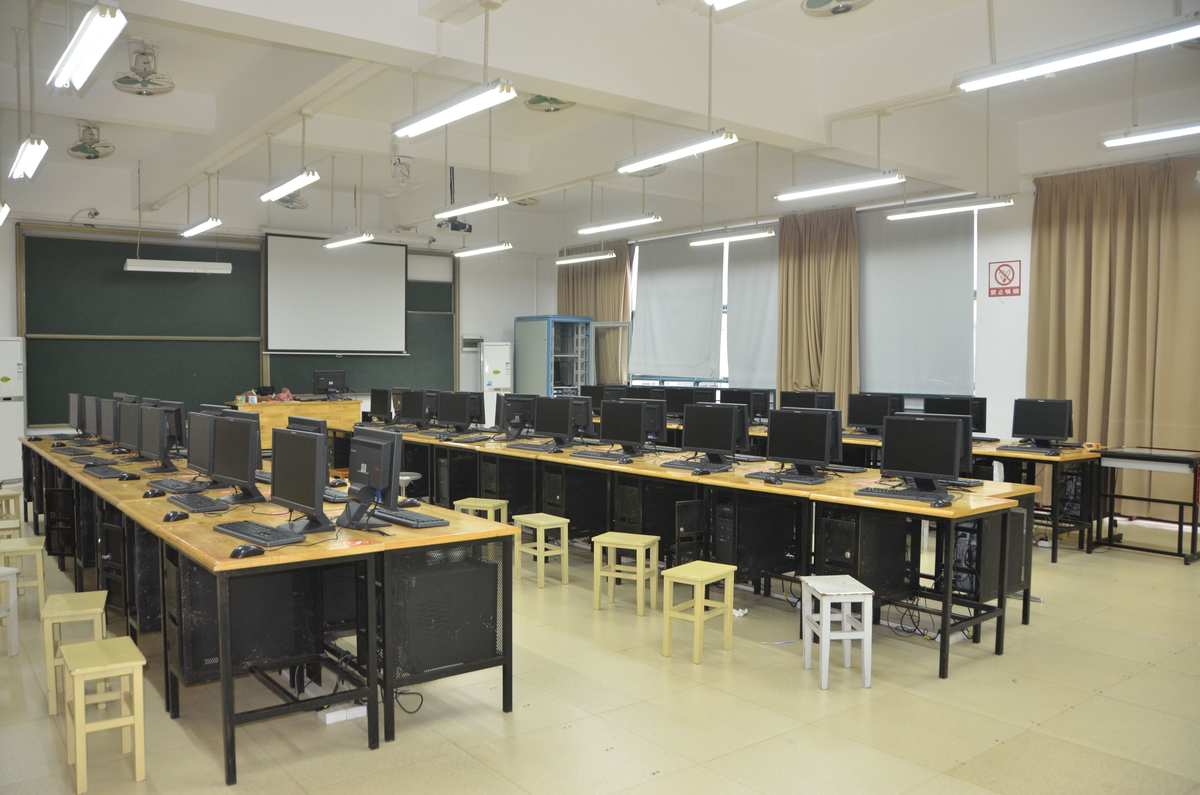 青島樣治療痤瘡_青島藝術學校怎么樣_大連電子學校怎們樣