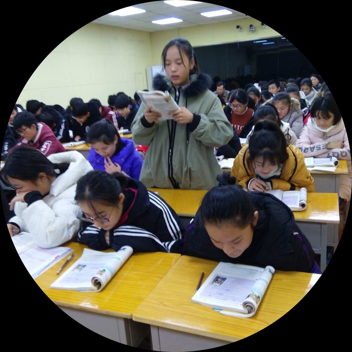 初中英語教師課堂用語_表揚(yáng)小學(xué)生的課堂用語_小學(xué)英語課堂用語