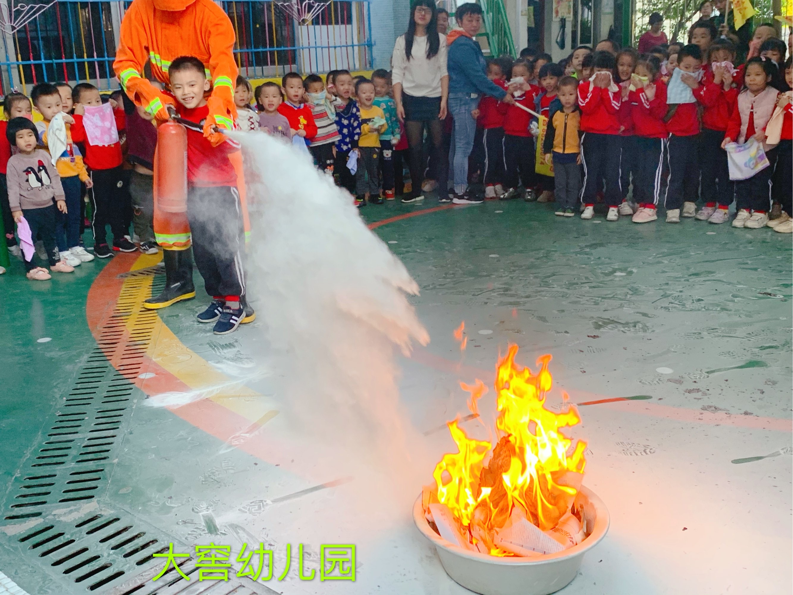 幼兒園消防演習_幼兒園消防演練主題活動_消防幼兒園演練