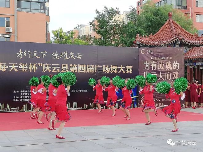 人民廣場炸雞歌曲_我在人民廣場吃炸雞趙大格_人民廣場吃炸雞原唱歌詞