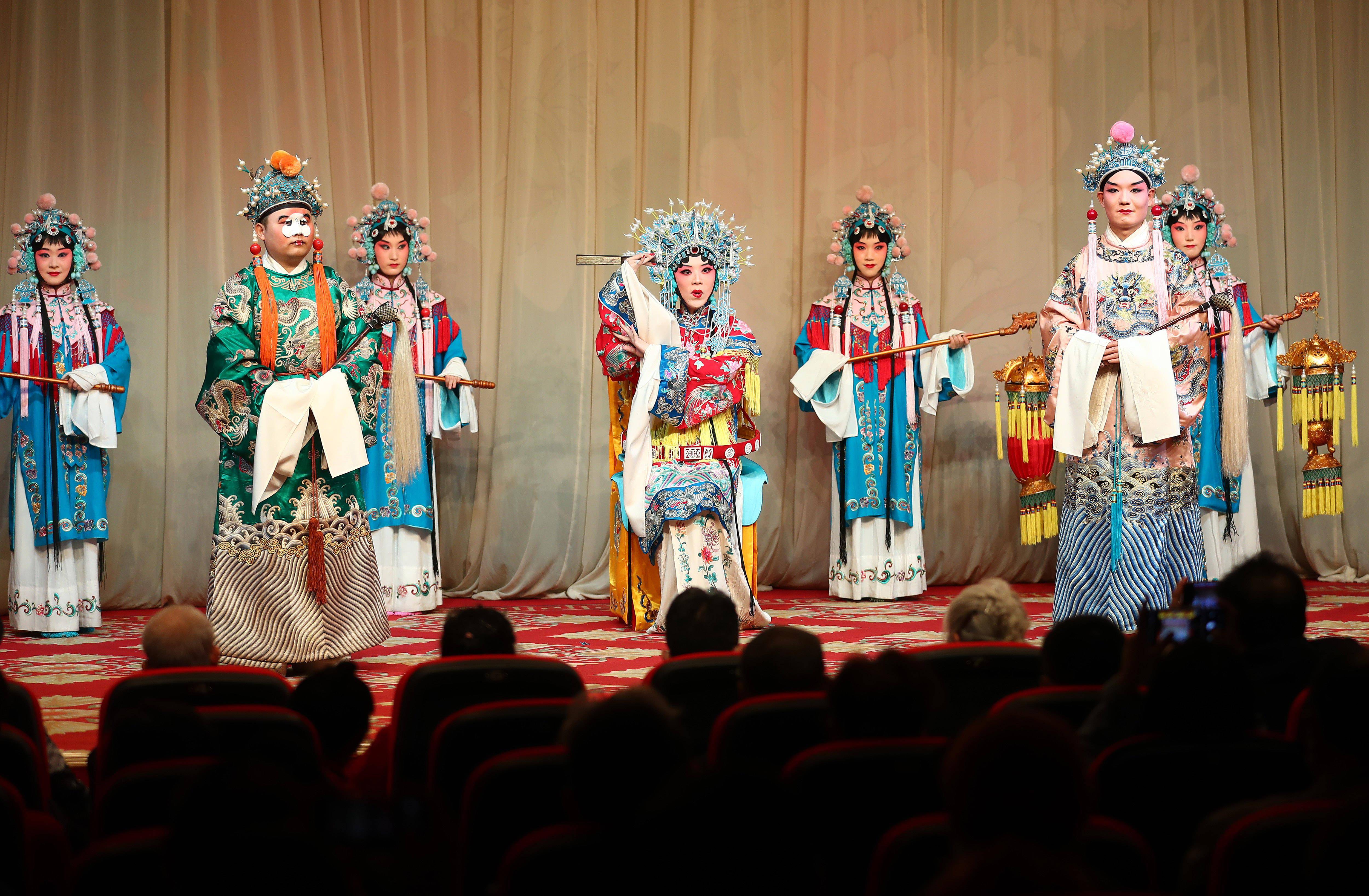 山西戲劇職業(yè)學(xué)院聯(lián)系電話(huà)_山西戲劇職業(yè)學(xué)院_山西戲劇職業(yè)學(xué)院學(xué)生處電話(huà)