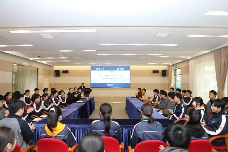 上海建平中學(xué)_上海建平中學(xué)排名第幾_上海建平中學(xué)是市重點(diǎn)嗎