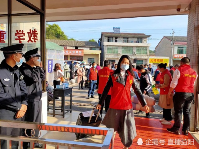 志愿者西部計劃什么意思_西部計劃志愿者的出路_西部計劃志愿者出征儀式