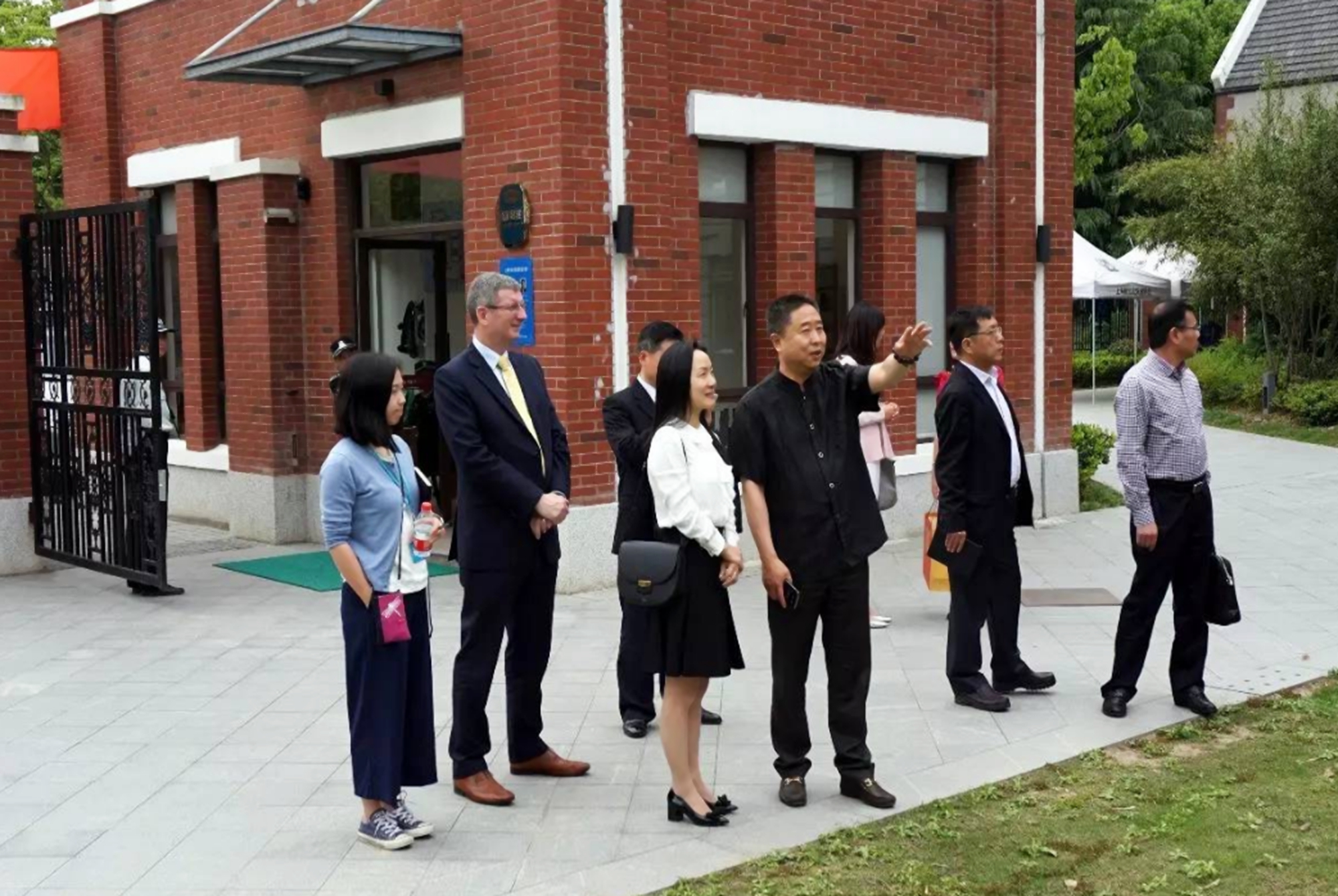 廣州貴族學校_廣州貴族學校校徽_廣州市貴族學校