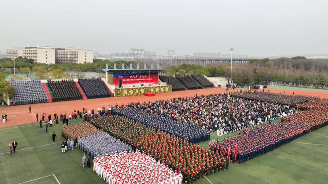 武昌職業(yè)學(xué)院學(xué)費_武昌職業(yè)技術(shù)學(xué)院學(xué)費_武昌職業(yè)學(xué)院各專業(yè)學(xué)費