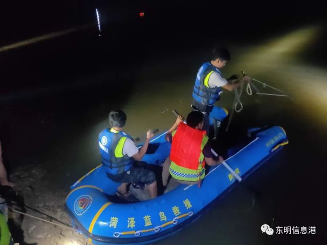 防溺水手抄報簡單點的_溺水防溺水的手抄報_溺水防護的手抄報怎么畫