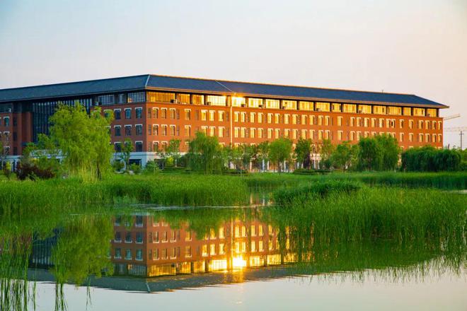 哈爾濱大學(xué)本科分?jǐn)?shù)線_哈爾濱三本大學(xué)_哈爾濱大學(xué)本科有哪些
