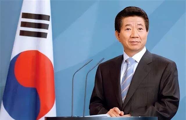 教授持槍護學生_教授持槍護學生_教授持槍護學生