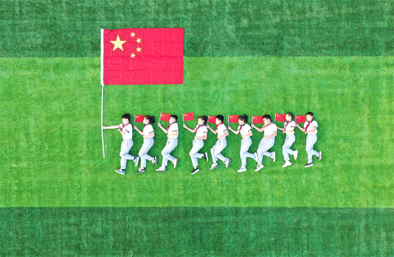 國(guó)慶節(jié)英語(yǔ)作文2021_國(guó)慶節(jié)英語(yǔ)作文模板帶翻譯_