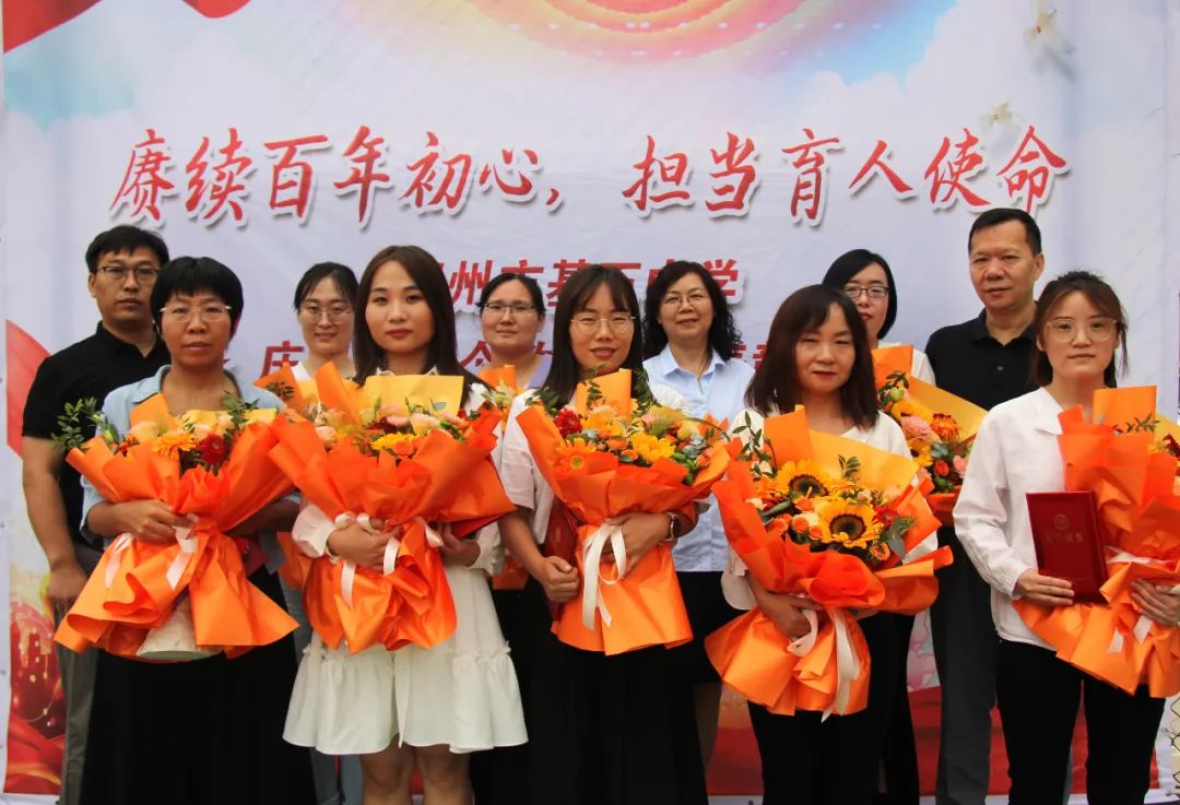福州理工學費多少錢_學費福州理工學院怎么交_福州理工學院學費