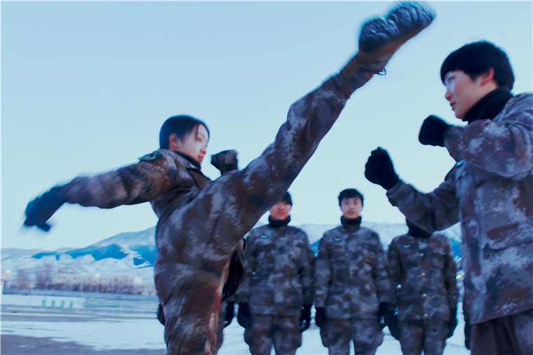 女兵部隊(duì)訓(xùn)練干項(xiàng)目一般有哪些_女兵一般在部隊(duì)干什么 有哪些訓(xùn)練項(xiàng)目_女兵的訓(xùn)練項(xiàng)目