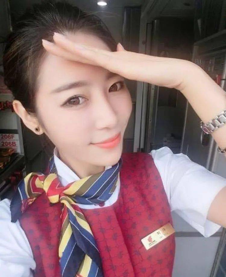 男孩學空乘怎么樣_男孩學空乘有前途嗎_男孩子學空乘的利弊