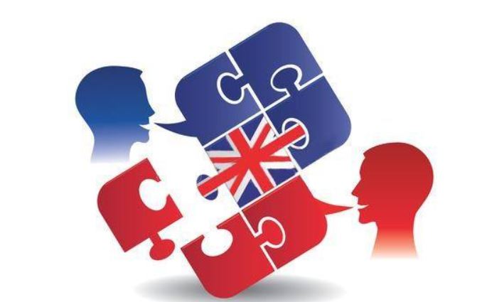 七年級英語外貌作文_初一英語外貌描寫_