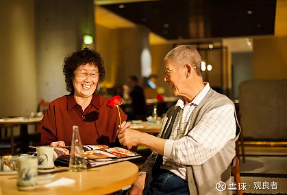 媽媽上老年大學(xué)語(yǔ)錄_女兒同款教育上老年大學(xué)媽媽_父母上老年大學(xué)