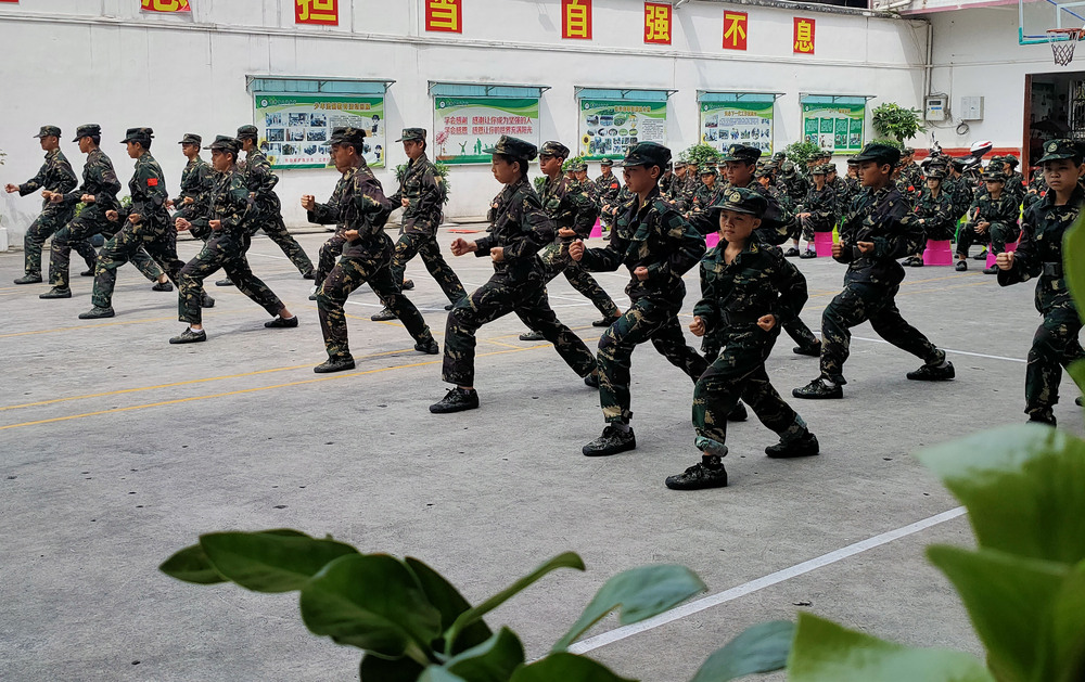 封閉學校有什么壞處_封閉學校有假期嗎_哪有全封閉學校啊