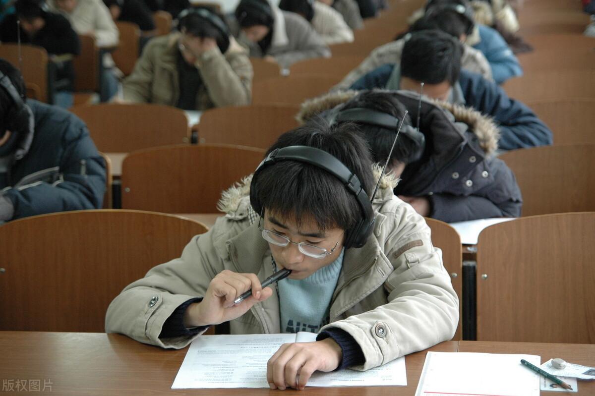 行為舉止得體英語_舉止行為英語翻譯_